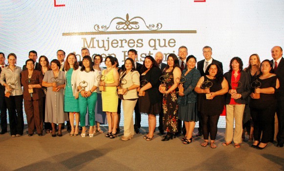 Banco Santander entrega el XIII Premio Nacional Mujer Emprendedora