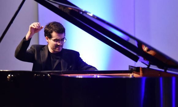 Juan Pérez Floristán culminó gira de conciertos con éxito en Rancagua