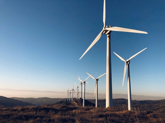 Santander certifica con AES Chile el origen renovable de su consumo energético