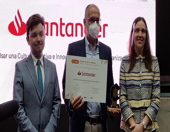 Santander Chile mejor banco en ranking que premia la cultura de creatividad e innovación