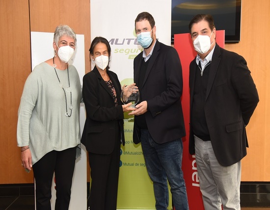 Mutual de Seguridad entrega reconocimiento a Santander por su labor durante la pandemia