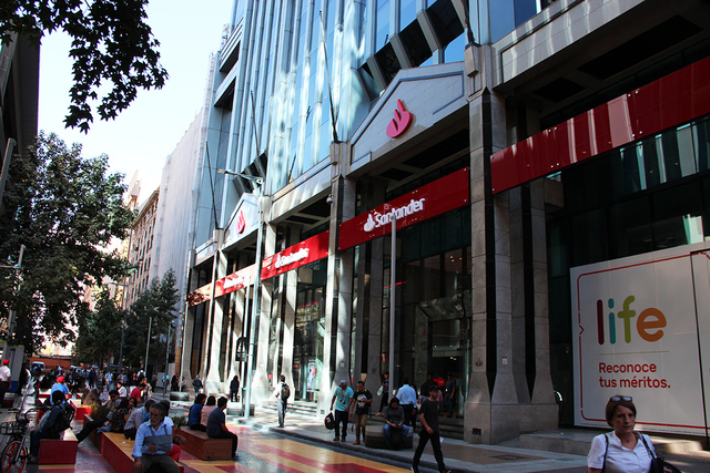 Euromoney premia a Santander Chile como el mejor banco del país
