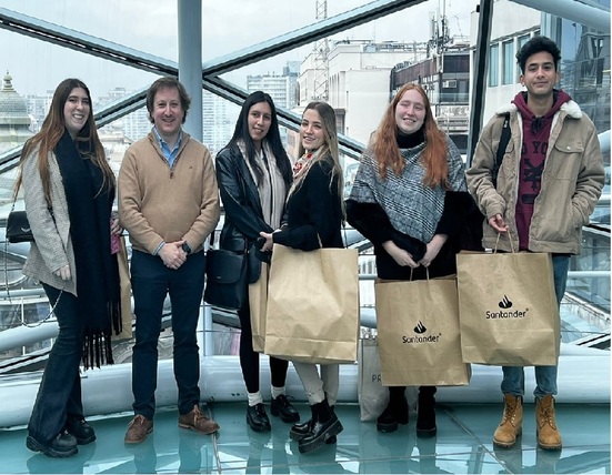 Estudiantes chilenos participan en cursos de liderazgo y creatividad en King’s College London