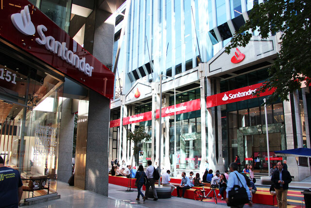 Global Finance premia a Santander Chile como mejor banco para las pymes del país
