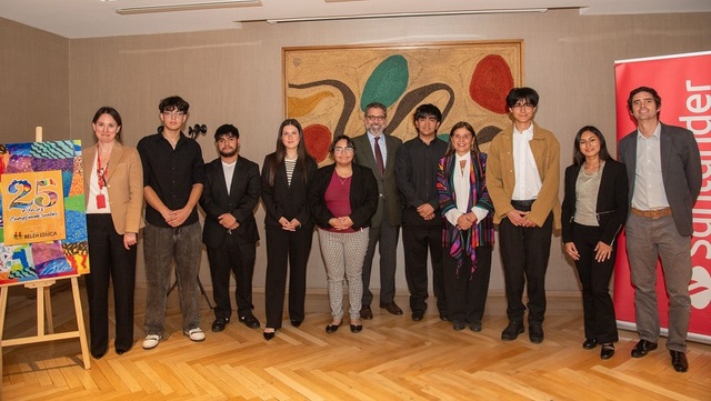 Santander reconoce a estudiantes de Belén Educa por su destacado rendimiento académico