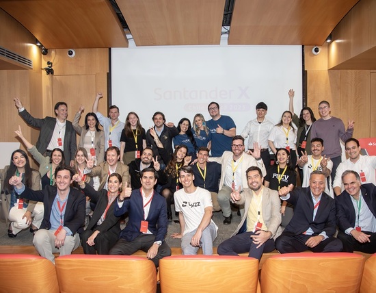 Innovaciones que reemplazan el plástico y reutilizan baterías eléctricas triunfan en el Santander X Award Chile 2025