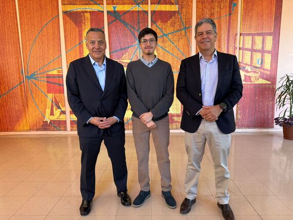 Santander entrega Becas de Movilidad Internacional de pregrado a alumnos de la Universidad Austral